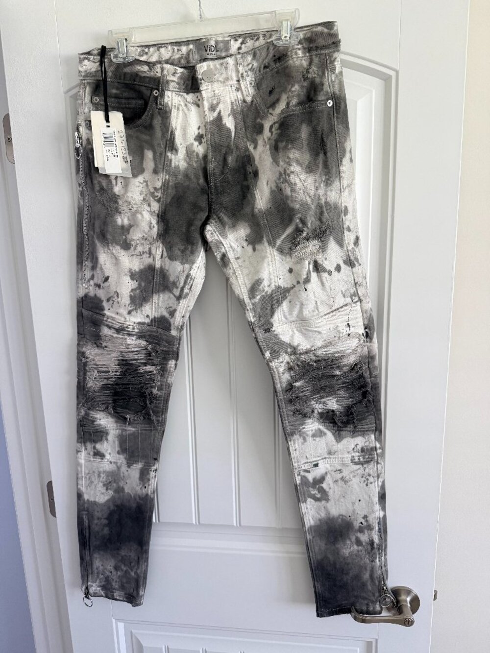 Brand New VIDL Los Angeles Lanky Chopper Jean with Silver Trim - Size 32 - NWT